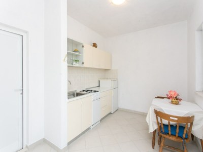Apartment Guest House Oreb - One Bedroom Apartment with Terrace and Sea View - Features photo 8