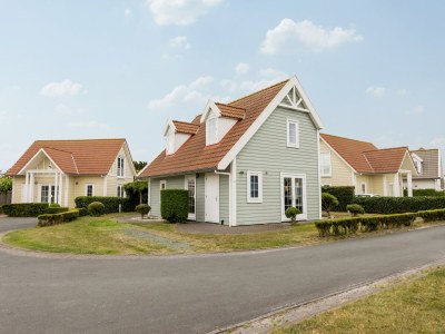 Holiday park Villa in 's-Gravensande am Strand - Outdoor photo 2