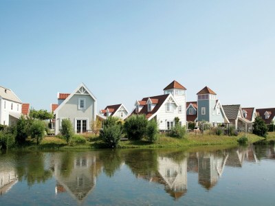 Holiday park Villa in 's-Gravensande am Strand - Environment photo 36