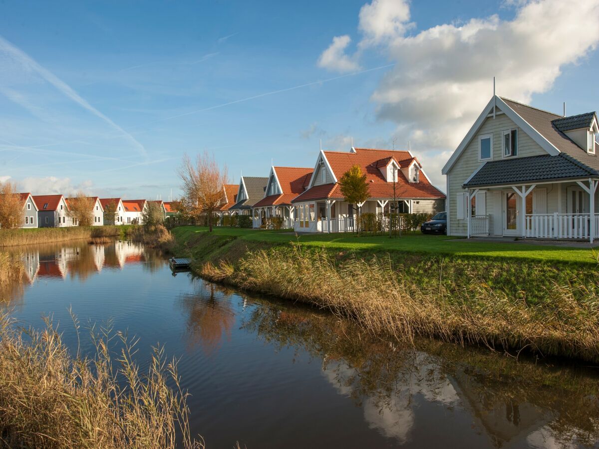 Holiday park Landhaus in AquaStaete mit Veranda - Outdoor photo 3