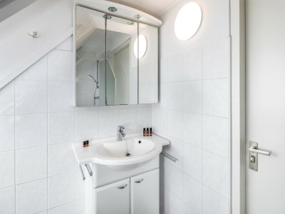 Holiday park Villa in Aquadelta with Child-Friendly Features - Features photo 9