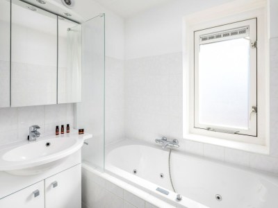 Holiday park Villa in Aquadelta with Sauna & Jacuzzi - Features photo 10