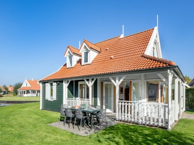 Holiday park Villa in Aquadelta with Garden Terrace in Bruinisse - Holiday park
