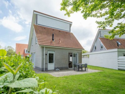Holiday park Villa in Zeeland nahe dem Strand in Scharendijke - Holiday park