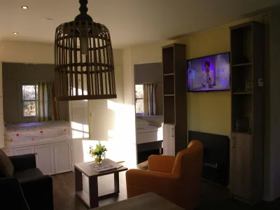 Holiday park Forest Villa in Herperduin with Bubble Bath - Features photo 10