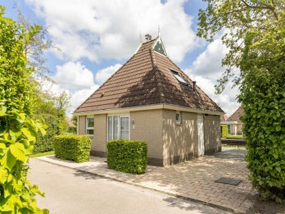 Holiday park Cozy Bungalow with Terrace - Outdoor photo 2