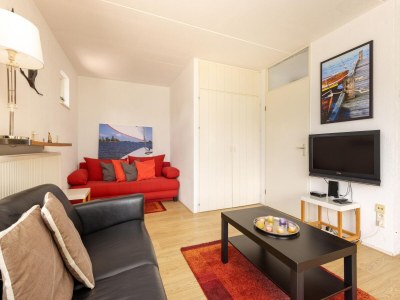 Holiday park Cozy Bungalow with Terrace - Features photo 8