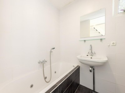 Holiday park Cozy Bungalow with Terrace - Features photo 12