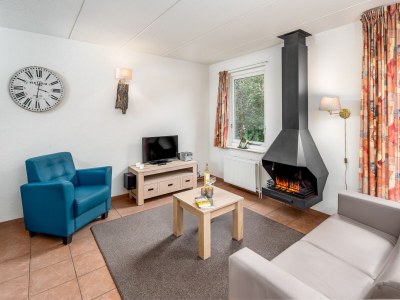 Holiday park Holiday Home with Fireplace near Wold - Features photo 10