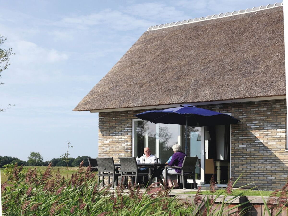 Holiday park Spacious holiday home with garden - Outdoor photo 2