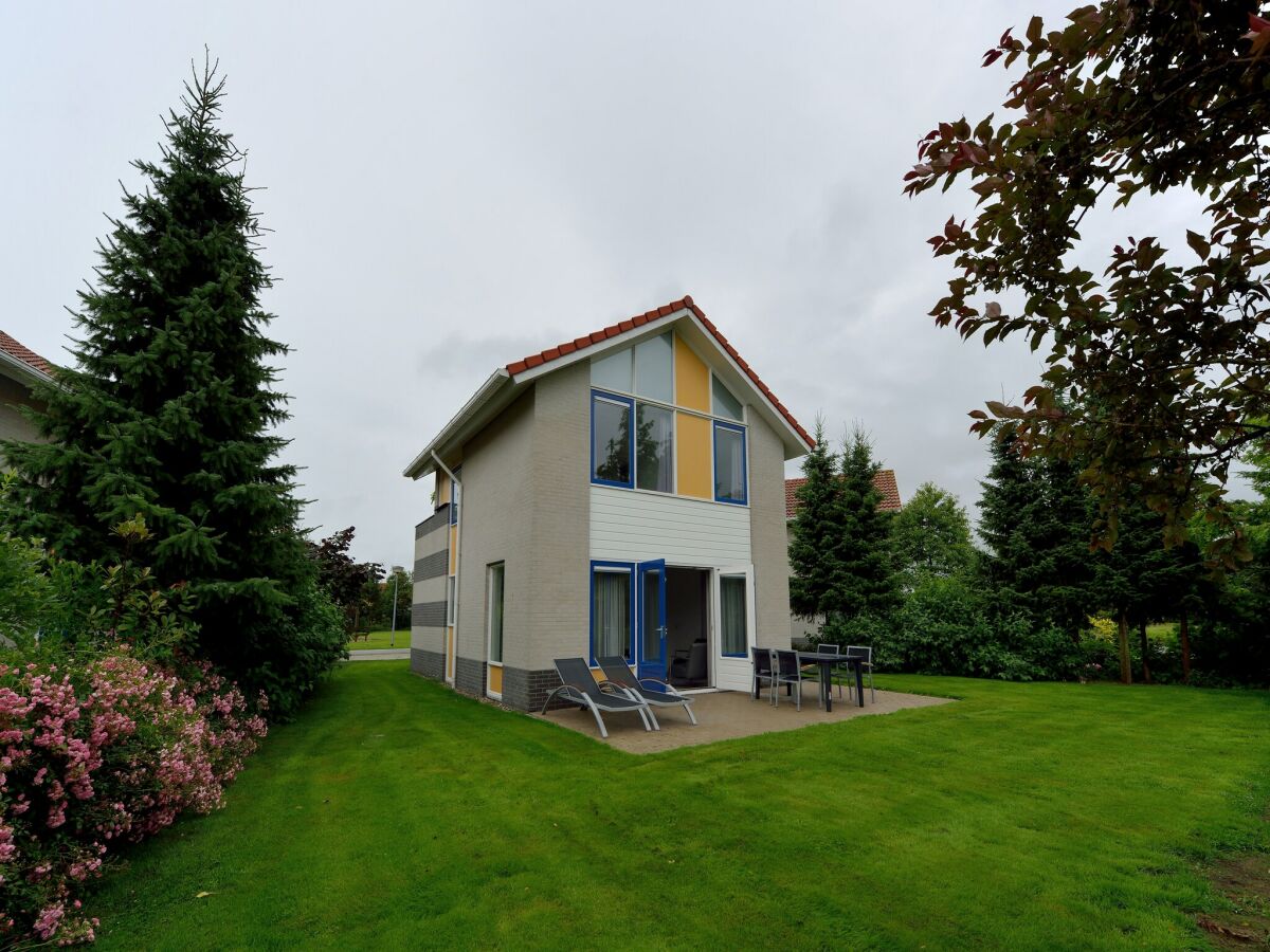 Holiday park Ferienhaus in Steendam mit Garten