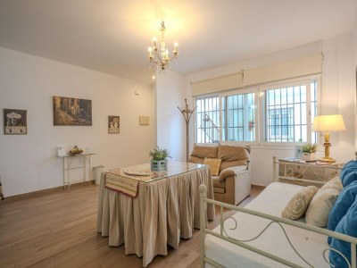 Apartment Apartment in Peñaflor with Charming Patio - Features photo 7