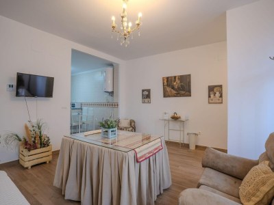 Apartment Apartment in Peñaflor with Charming Patio - Features photo 8