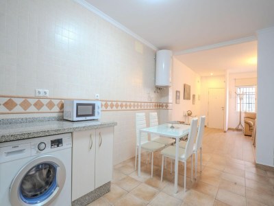 Apartment Apartment in Peñaflor with Charming Patio - Features photo 11