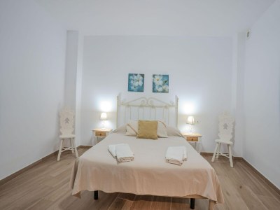 Apartment Apartment in Peñaflor with Charming Patio - Features photo 13