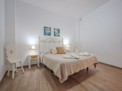 Apartment Apartment in Peñaflor with Charming Patio - Features photo 16