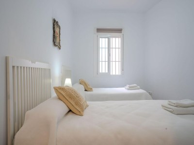 Apartment Apartment in Peñaflor with Charming Patio - Features photo 31