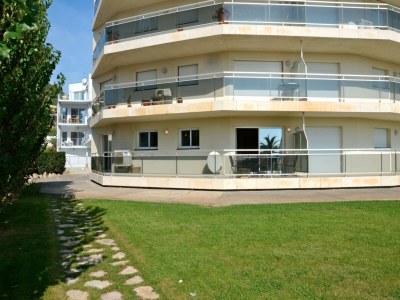Apartment Beachfront Apartment in Estartit with Garden - Outdoor photo 4