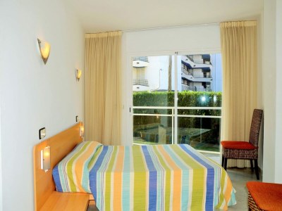 Apartment Beachfront Apartment in Estartit with Garden - Features photo 9