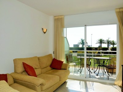 Apartment Beachfront Apartment in Estartit with Garden - Features photo 12