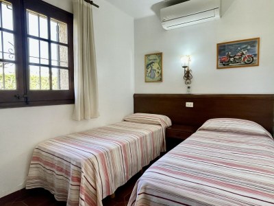 Holiday house 3 bedroom holiday home near the beach - Features photo 16