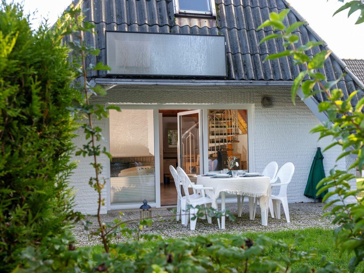 Holiday house Ferienhaus "Strandidyll" Opi Huck Stroot 01 - Outdoor photo 2