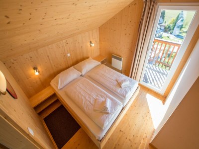 Chalet Luxury retreat with relaxing bubble bath - Features photo 16