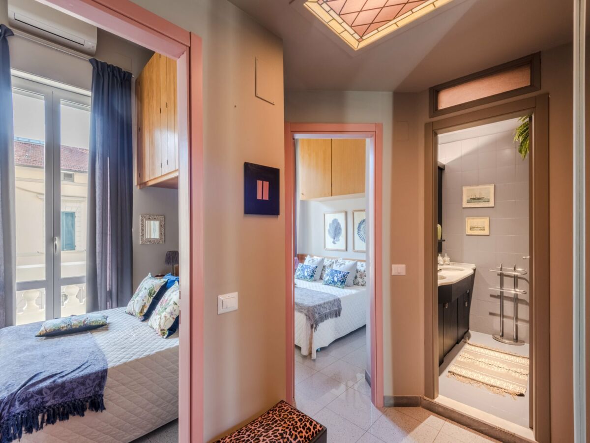 Apartment Apartment in Italy with Grand Seaview Terrace - Outdoor photo 3