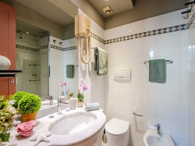 Apartment Apartment in Italy with Grand Seaview Terrace - Outdoor photo 4