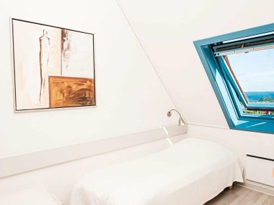 Holiday park 6 person holiday home in Allinge - Outdoor photo 8