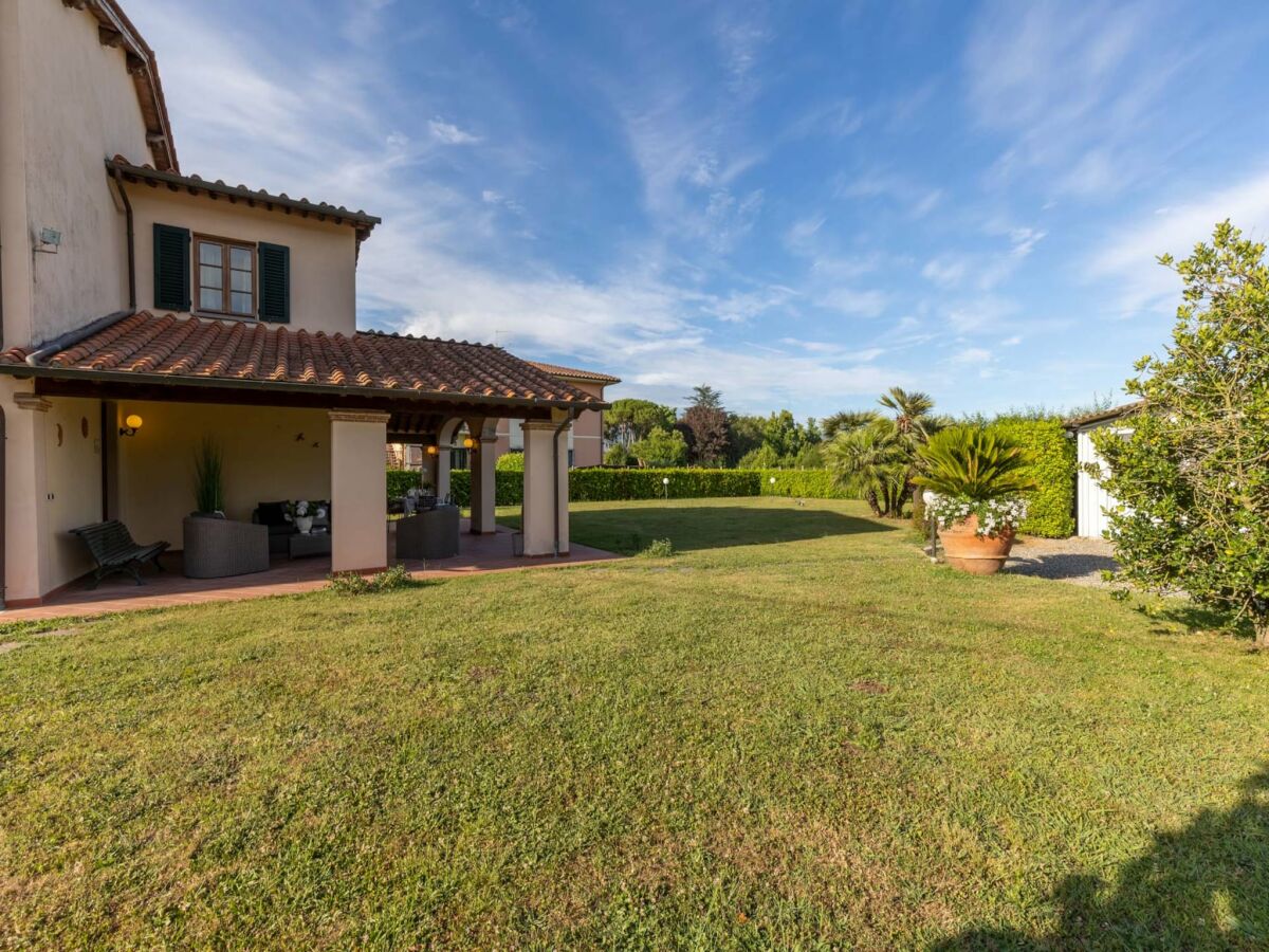 Villa Country Home in Lucca near Tuscan Wineries - Outdoor photo 5