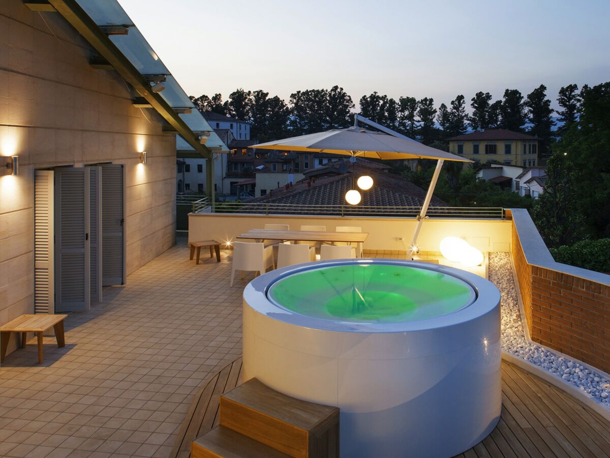 Apartment Wohnung in Lucca mit Whirlpool und Terrasse - Outdoor photo 5