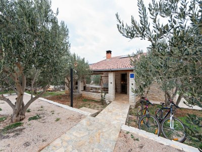 Holiday house Holiday Home in Vrana near Lake and Beach - Outdoor photo 2