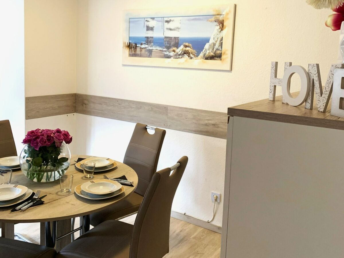 Apartment Spacious Flat near Hiking Trails - Features photo 3