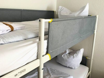 Apartment Spacious Flat near Hiking Trails - Features photo 9