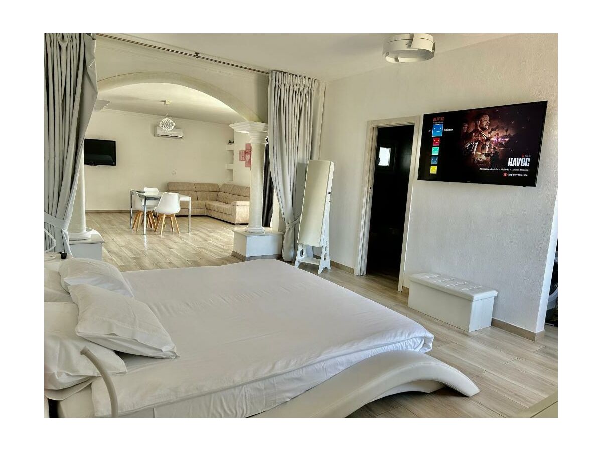 Holiday house Elegant Basement Suite