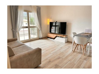 Holiday house Elegant Basement Suite - Outdoor photo 2