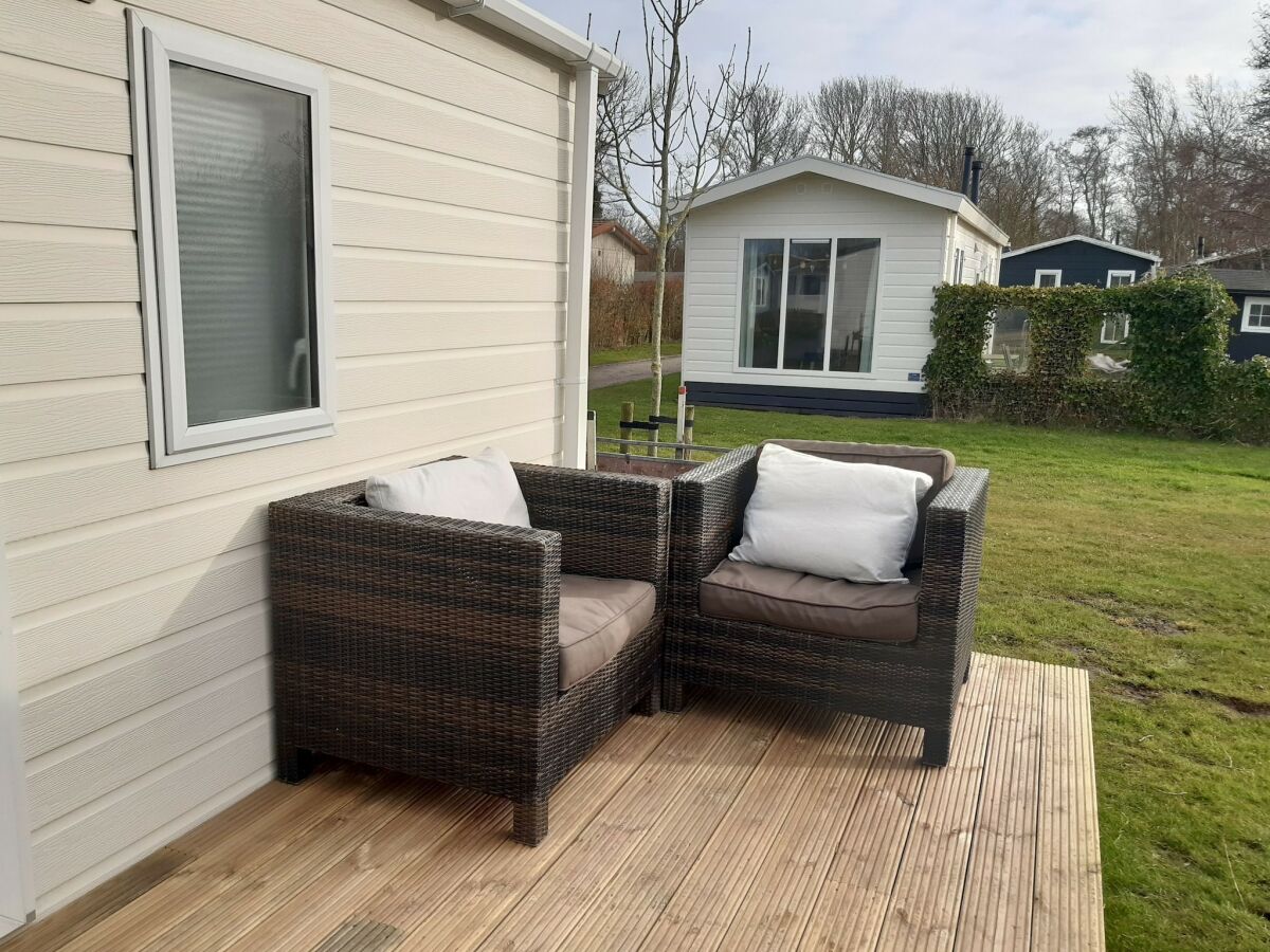 Holiday park Chalet by Wadden Sea with Sunny Garden - Outdoor photo 3