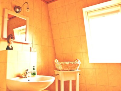 Apartment Einladende Ferienwohnung in Wiek mit Garten - Features photo 35