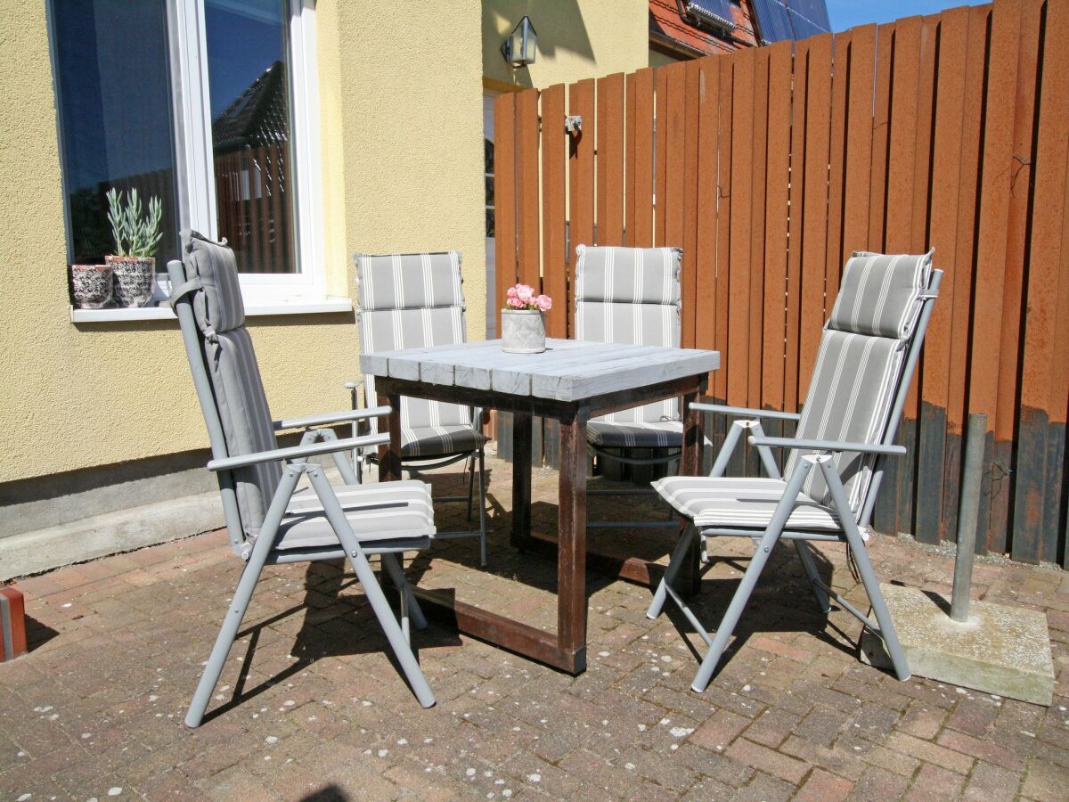 Apartment Luxuriöse Ferienwohnung mit Terrasse, Wiek