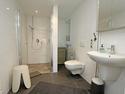 Apartment Luxuriöse Ferienwohnung mit Terrasse, Wiek - Features photo 31