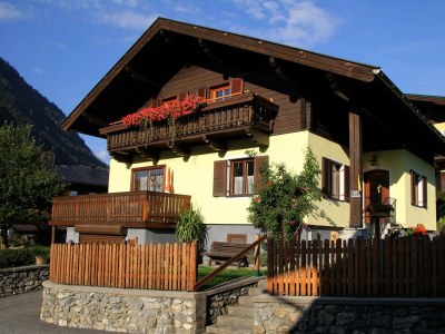 Apartment Ferienhaus, Toilette und Bad/Dusche getrennt, 4 SZ - Outdoor photo 3