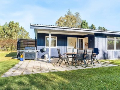 Holiday house 6 person holiday home in Væggerløse - Outdoor photo 2