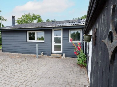 Holiday house 6 person holiday home in Thyholm in Øster Assels - Holiday house