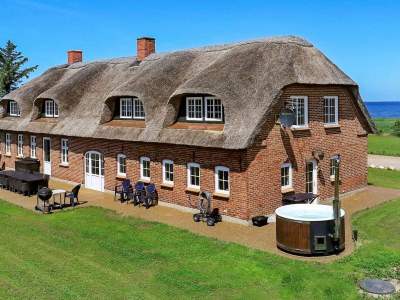 Holiday house Spacious Summer House with Sauna - Holiday house