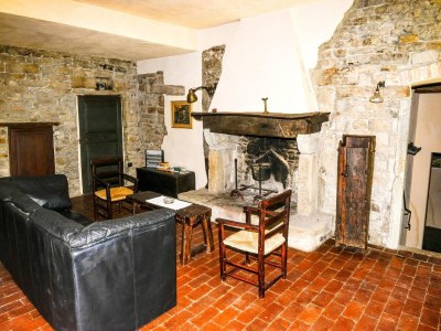 Farmhouse Farmhouse in Modigliana with Scenic Views - Features photo 18