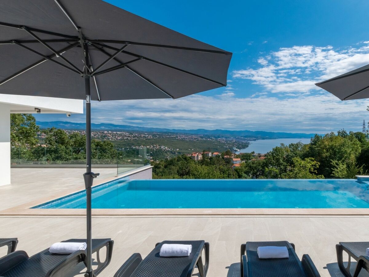 Villa Villa Gabi - Modern Villa Gabi in Matulji, on the Kvarner - Outdoor photo 2