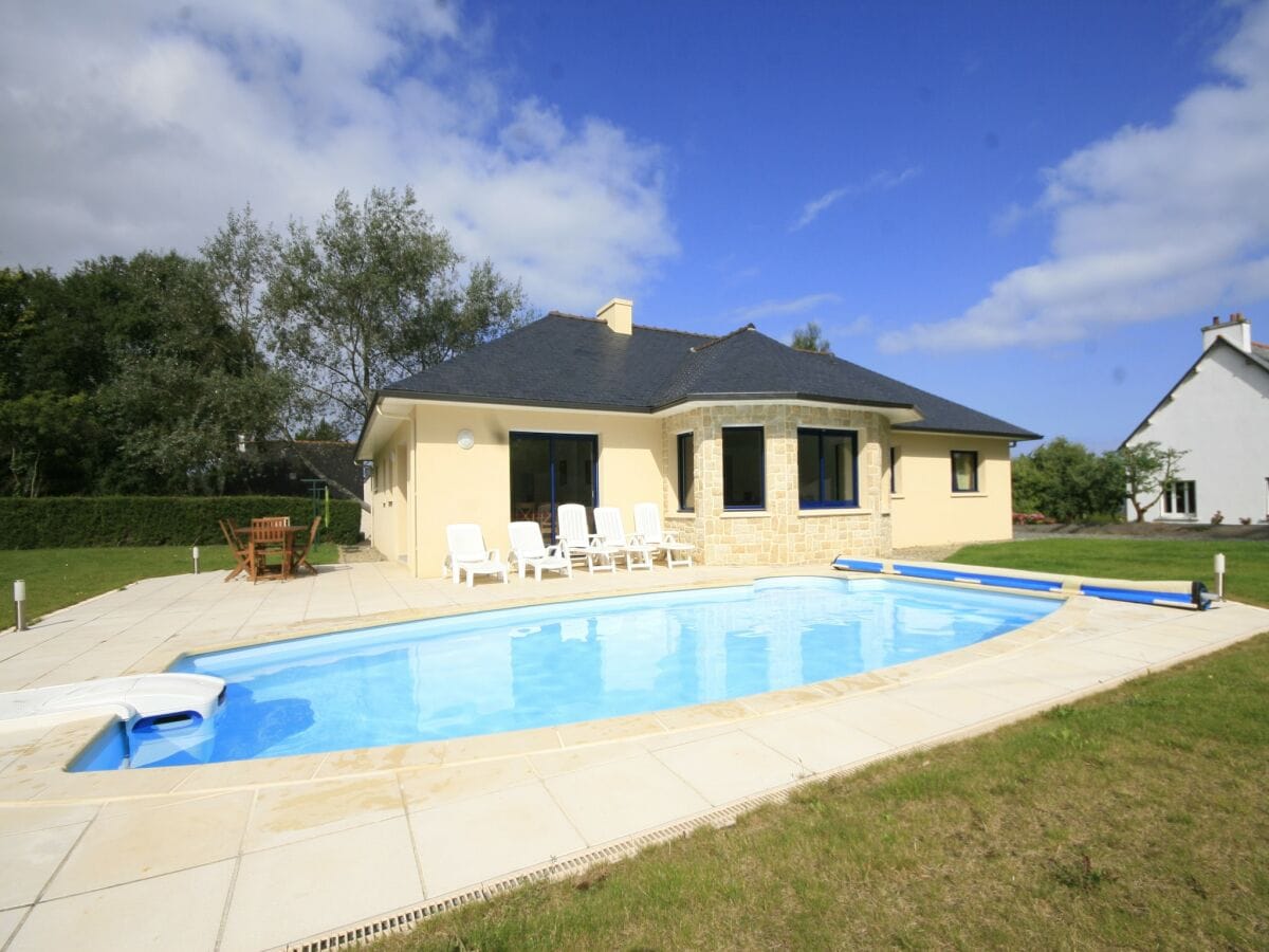 Holiday house Villa with Private Pool in Plestin-les-Grèves - Outdoor photo 2