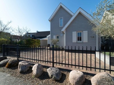 Holiday park 6-person house with a beautiful garden - Outdoor photo 9