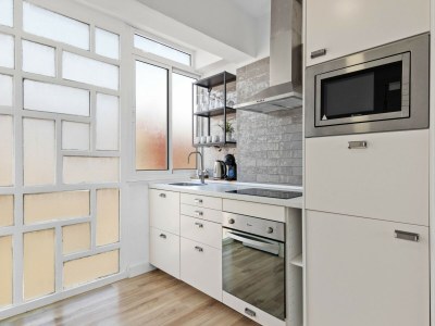 Apartment Stylish Stay with Pool & Sea Views - Features photo 5